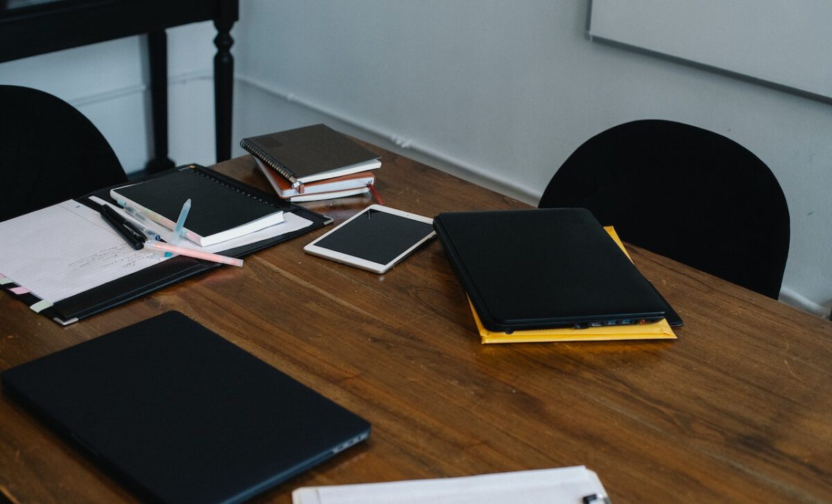 What is Quantitative Research Design? Definition, Types, Methods and ...